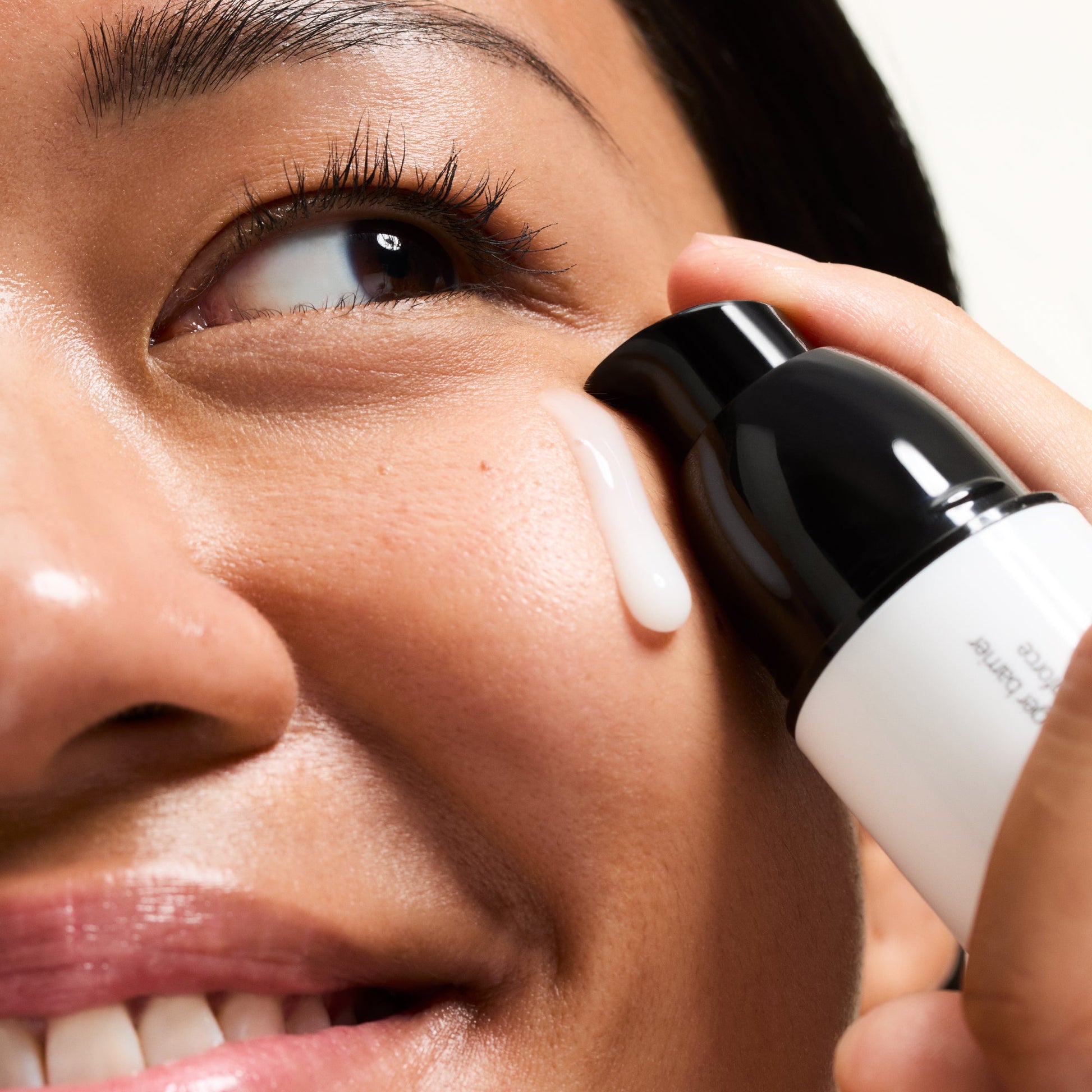 ectoin-hydro-barrier-serum-duo-o9 Ectoin-Globals_Texture-bottle.jpg