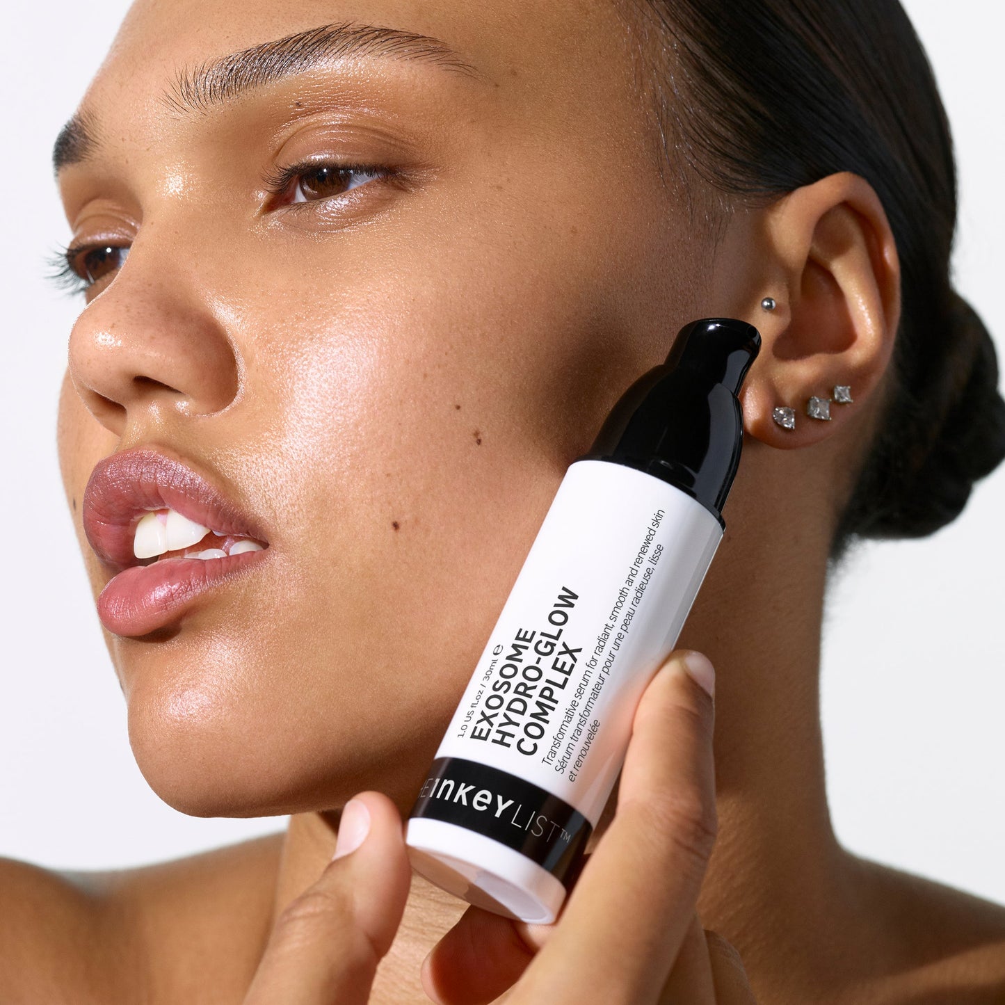hydrate-and-revive-duo-g6 Exosome_Kit1_Exosome_Omega_ModelShot1.jpg