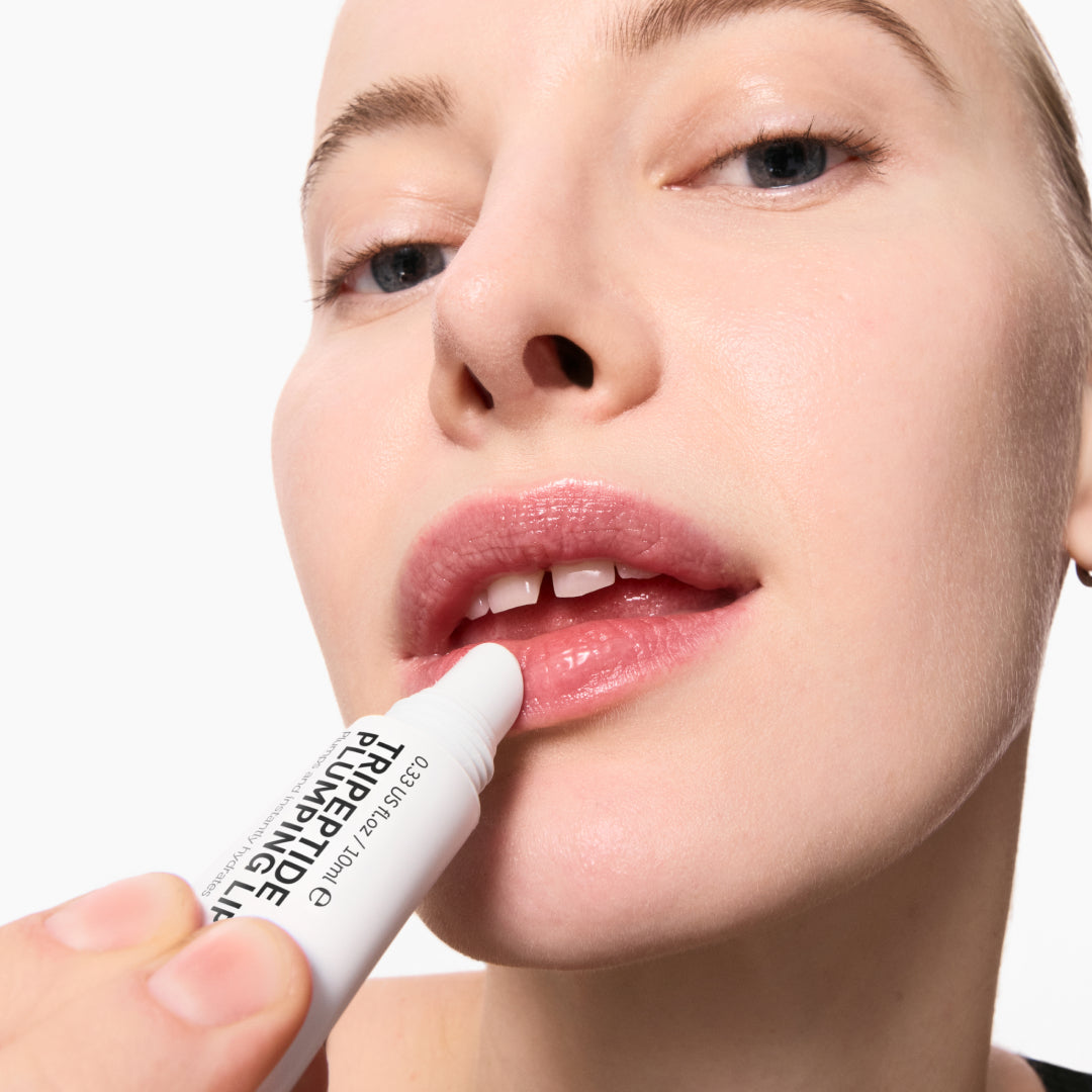 tripeptide-plumping-lip-balm-p2 Model01_270e8b98-a2ed-4742-b111-d25555f44100.jpg