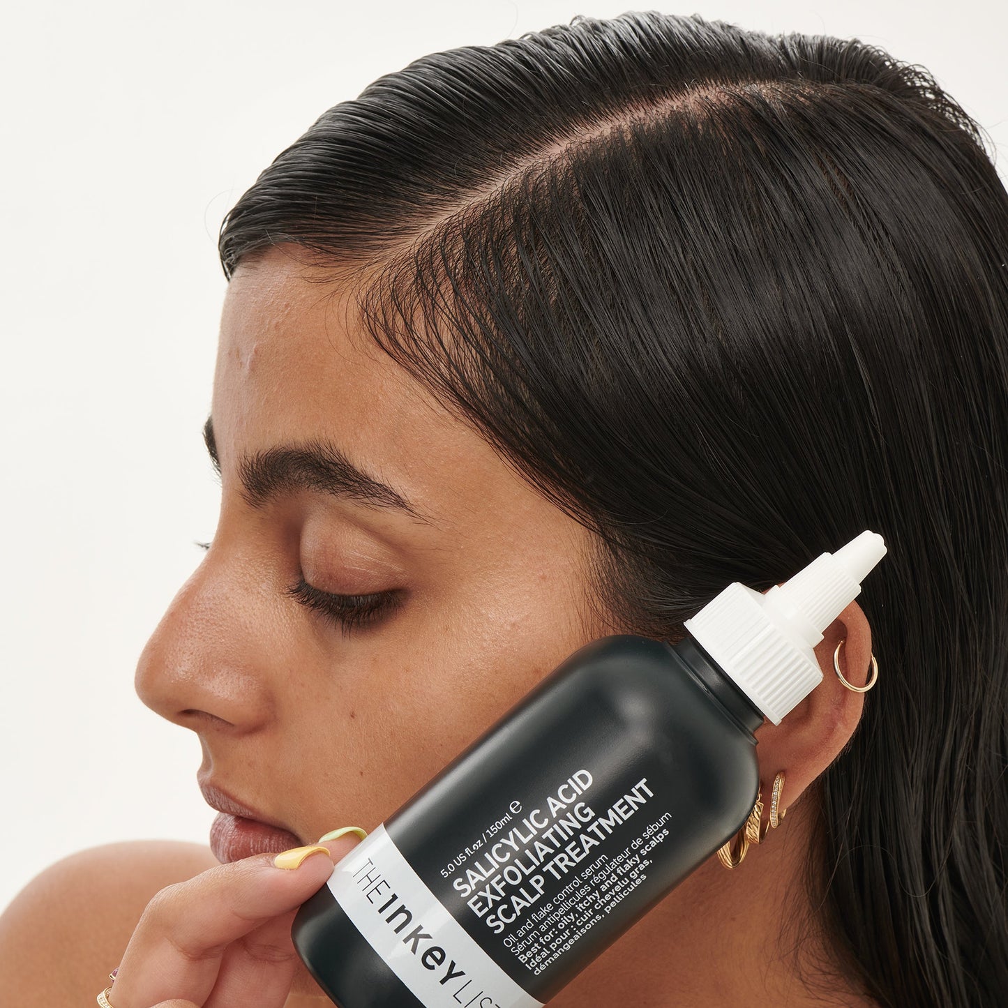 clean-and-healthy-scalp-duo-i8 SallyHAIR_ModelLifestyle_2e55b949-fa6c-43b1-8dc6-497be78c74bb.jpg